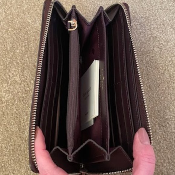 *Brand New* Kate Spade Wallet - Picture 3 of 3